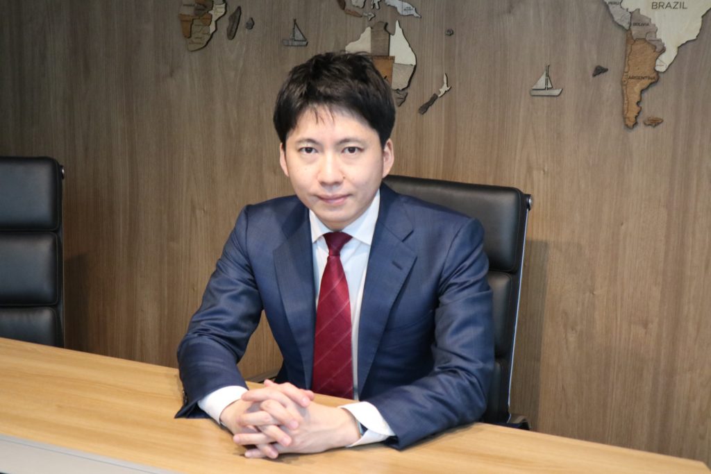通話録音の活用方法について話す西﨑社長
